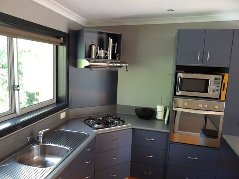 A Bach Of Bright - Hotel Gold Coast 3