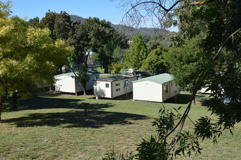 Adelong Golden Gully Caravan Park - Hotel Gold Coast 1