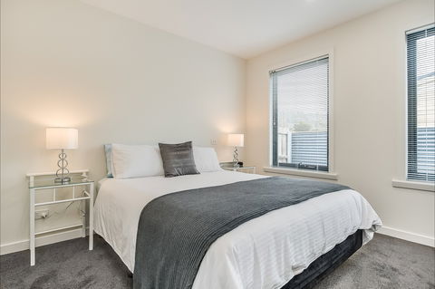 Apartments On Fraser Bicheno - Hotel Gold Coast 2