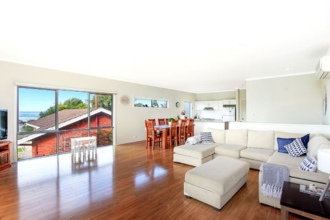 Ariadne - A Hop Skip And A Jump To The Beach With Sea Views - Hotel Gold Coast 3