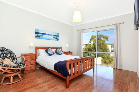 Ariadne - A Hop Skip And A Jump To The Beach With Sea Views - Hotel Gold Coast 6