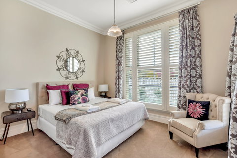 Grandview Accommodation - The Elm Tree Apartments - Hotel Gold Coast 6