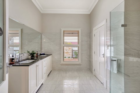 Grandview Accommodation - The Elm Tree Apartments - Hotel Gold Coast 8