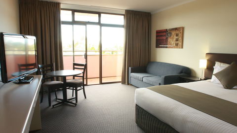 Adelaide Meridien Hotel & Apartments - Hotel Gold Coast 0