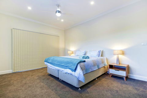 PJ's Hideaway - Hotel Gold Coast 4