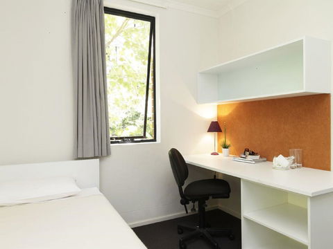 Sydney University Village - Hotel Gold Coast 1