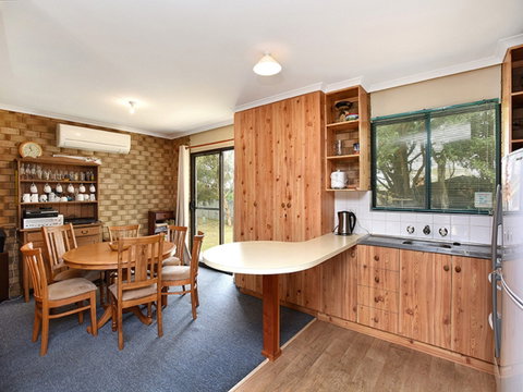 10 Breaker Court - Hotel Gold Coast 2