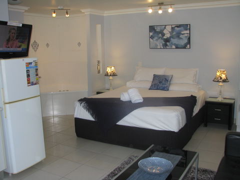 Charm City Motel - Hotel Gold Coast 0