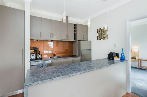 Seascape Accommodation - Hotel Gold Coast 2