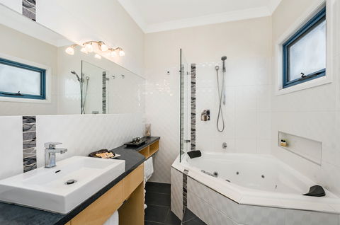 Seascape Accommodation - Hotel Gold Coast 3