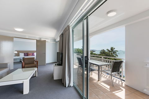 Airlie Beach Hotel - Hotel Gold Coast 1