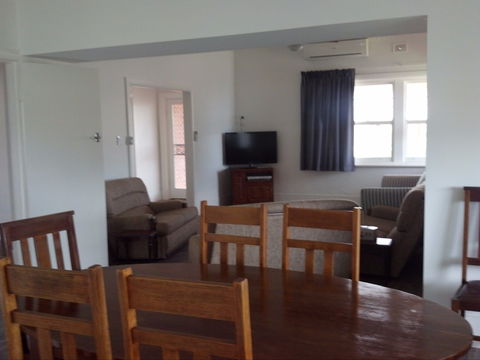 Alby's - Hotel Gold Coast 1