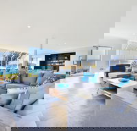 Neptune  Absolute Beachfront - Hotel Gold Coast