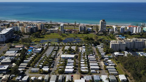 Alex Beach Cabins And Tourist Park - Hotel Gold Coast 0