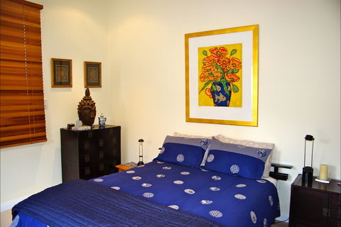At Eleven, La Petite Maison - Hotel Gold Coast 2