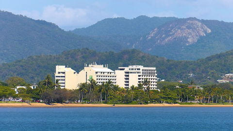 Holiday Inn Cairns Harbourside - Hotel Gold Coast 1