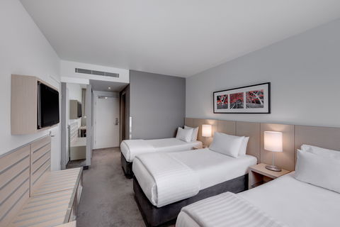 Travelodge Hotel Melbourne Docklands - Hotel Gold Coast 2