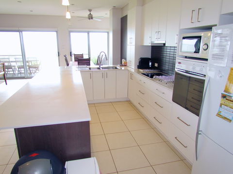 Whitebeach - Hotel Gold Coast 1