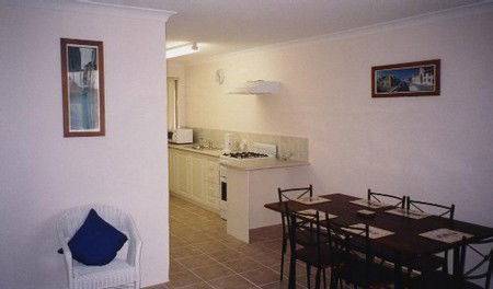 JJ's Holiday Cottages - Butler Street - Hotel Gold Coast 2