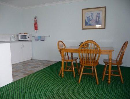 Cervantes Holiday Homes & Units - Hotel Gold Coast 3