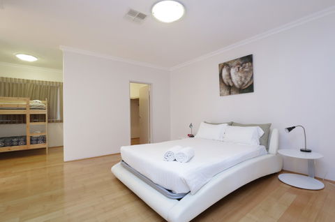 Antonas Verandah Apartments - Hotel Gold Coast 5