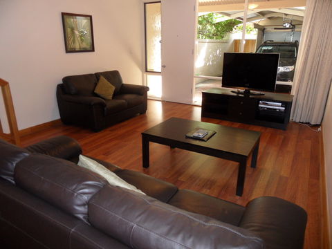 Adelaide Serviced Accommodation - Archer Townhouse - Hotel Gold Coast 0