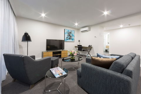 Avenue Hotel Canberra - Hotel Gold Coast 0