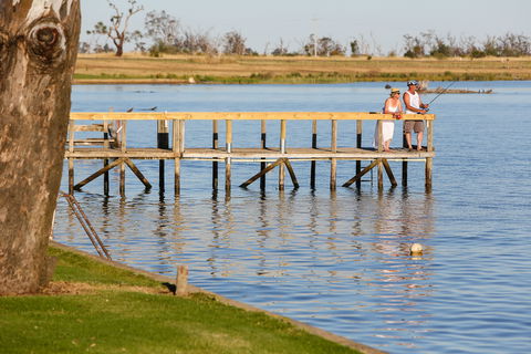 DC On The Lake - Hotel Gold Coast 1