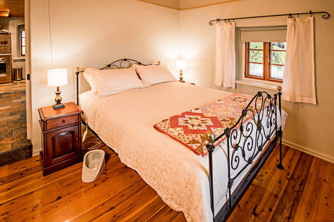 Lucy's House - Hotel Gold Coast 2