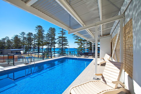 Manly Paradise Beachfront Motel And Apartments - Hotel Gold Coast 2