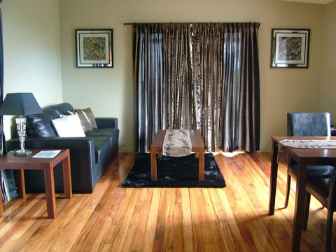 Sacred Mountain Retreat - Hotel Gold Coast 1