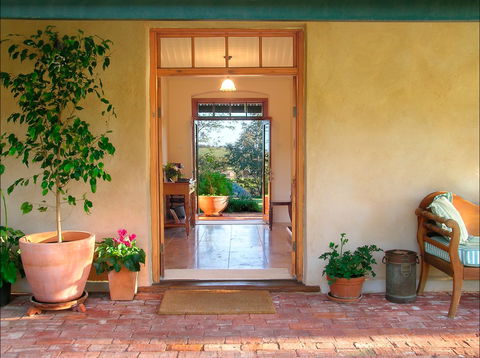 Seppeltsfield Vineyard Cottage - Hotel Gold Coast 1
