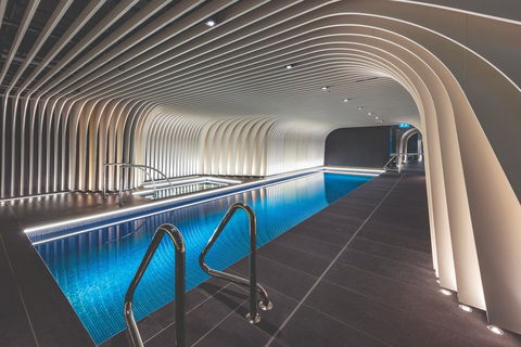 SKYE Suites - Hotel Gold Coast 1