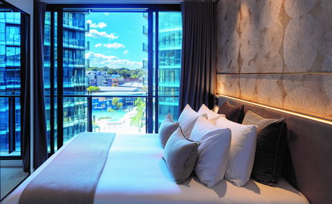 SKYE Suites - Hotel Gold Coast 2