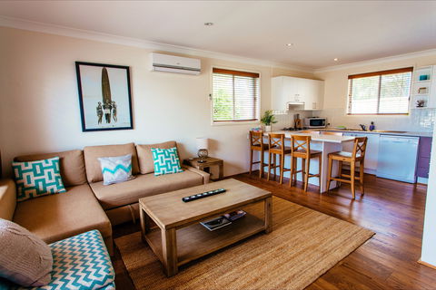 Sunbaker Beach House - Hotel Gold Coast 1