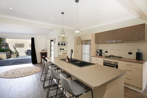 Swanway - Hotel Gold Coast 2