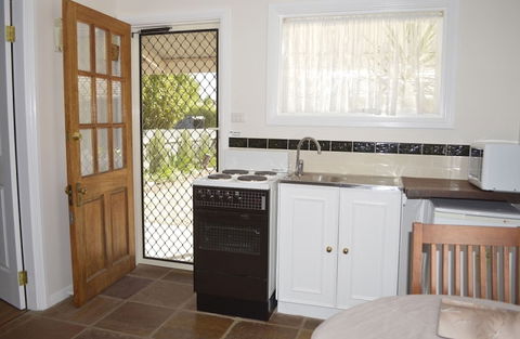 Almond Tree Cottage - Hotel Gold Coast 2