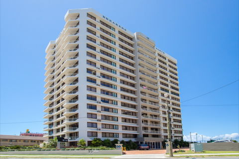 Breakers North - Absolute Beach Front Holiday Apartments - Hotel Gold Coast 1