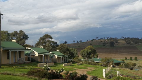 Wagga Wagga Country Cottages - Hotel Gold Coast 2