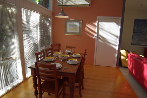 Bowery Beach House - Hotel Gold Coast 1