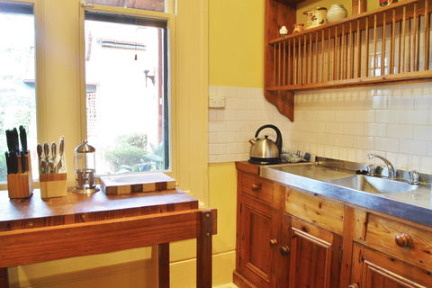 Buxton Manor - Garden And Loft Apartment - Hotel Gold Coast 2