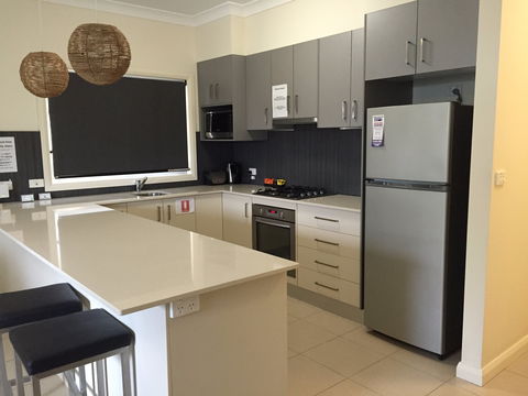Gunnedah Serviced Apartments - Hotel Gold Coast 1