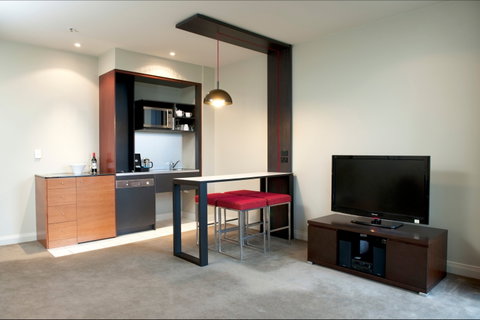 Mantra Hindmarsh Square - Hotel Gold Coast 2