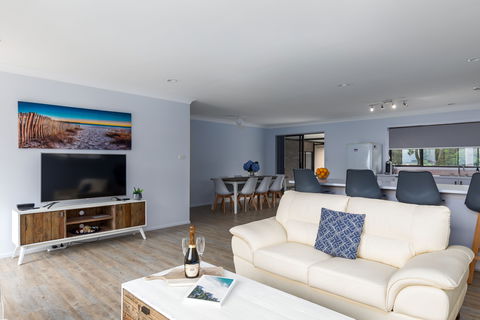 Moona Beach House  Jervis Bay - Hotel Gold Coast 2