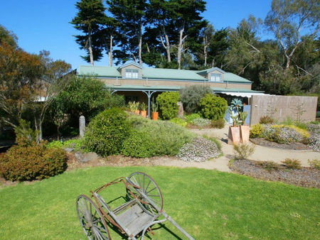 Hill Of Content - Hotel Gold Coast 1