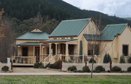 Autumn Affair Cottages  - Hotel Gold Coast 0