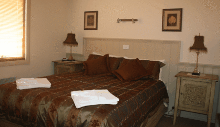 Autumn Affair Cottages  - Hotel Gold Coast 4