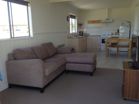 Prom Gate Getaway  - Hotel Gold Coast 2