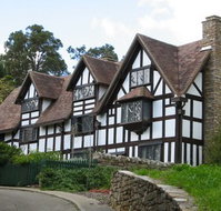 William Shakespeare's Bed  Breakfast - Hotel Gold Coast