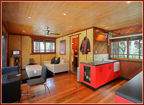 Absolute Beachfront Bamboo Hideaway - Hotel Gold Coast 0